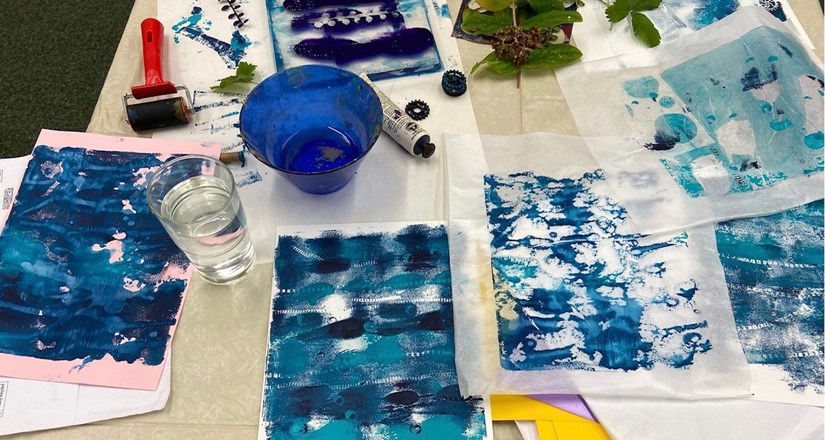 Making Colourful Prints using a Gelli Plate