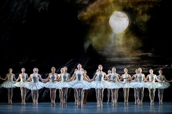 The Royal Ballet: SWAN LAKE